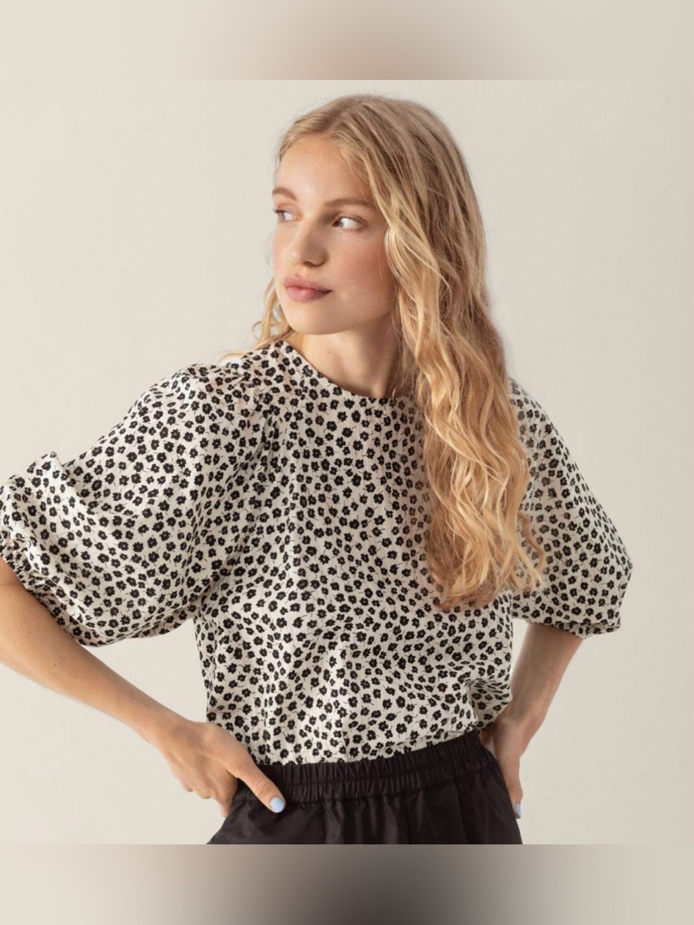 H&M Blouse Black Floral Print on Cream Puff Sleeve Cotton Poplin Top Sz XS